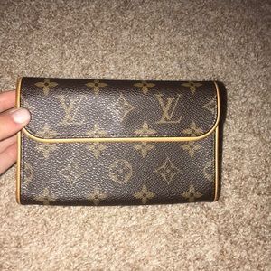 AUTHENTIC Louis Vuitton small pouch